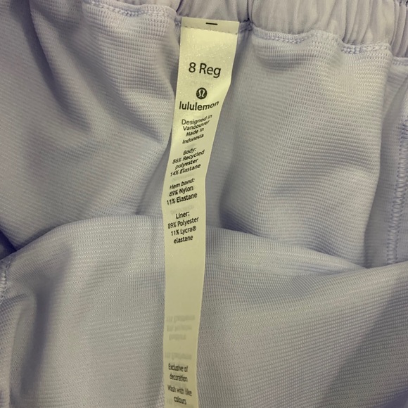 Lululemon Hotty Hot Short II 2.5" - Picture 15 of 16